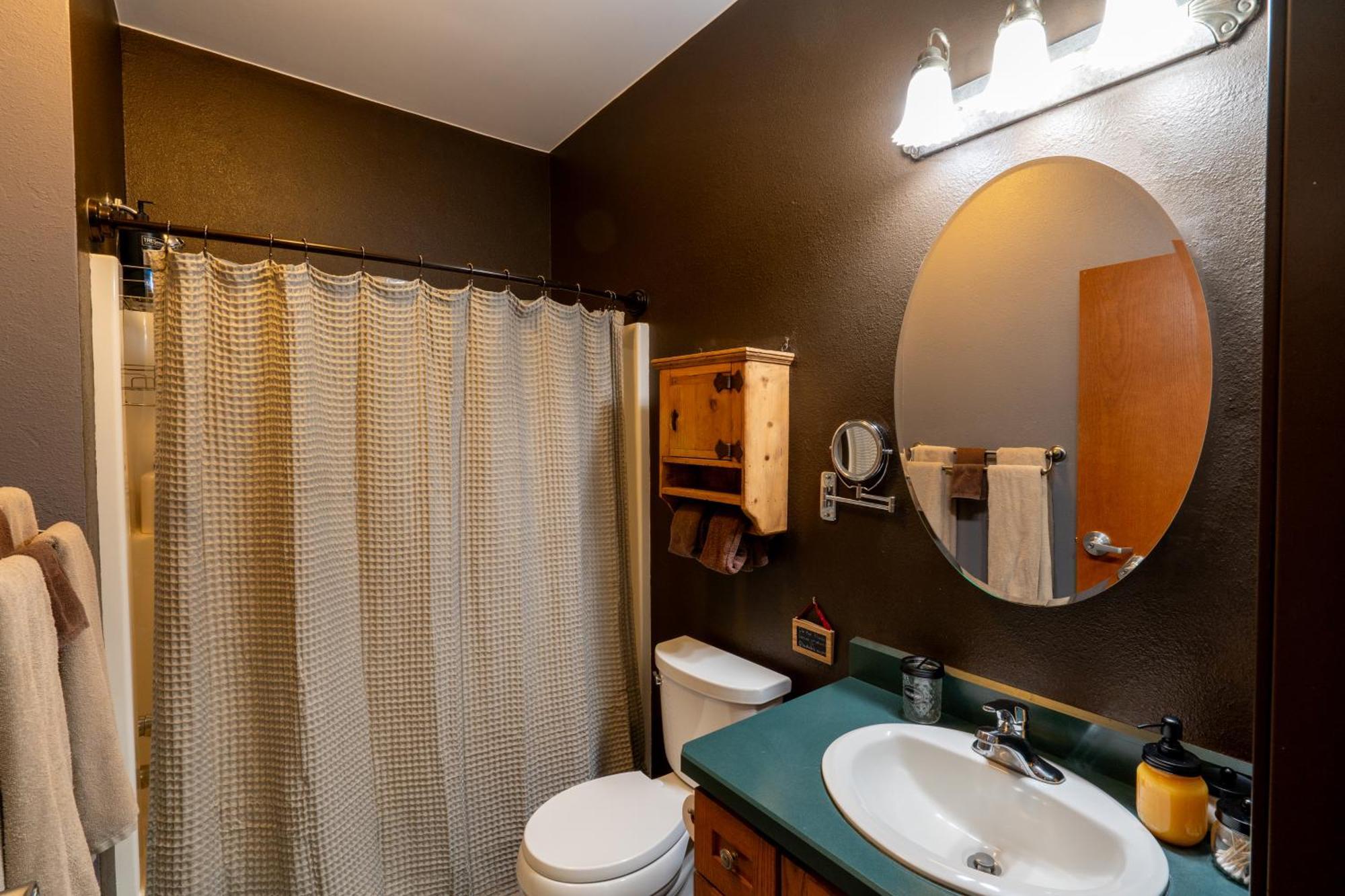 Bison Lodge - Lg Home - 2 Bedrooms - Less Than 5 Miles To Yellowstone North Entrance, Sleeps Up To 8 Гардинър Екстериор снимка