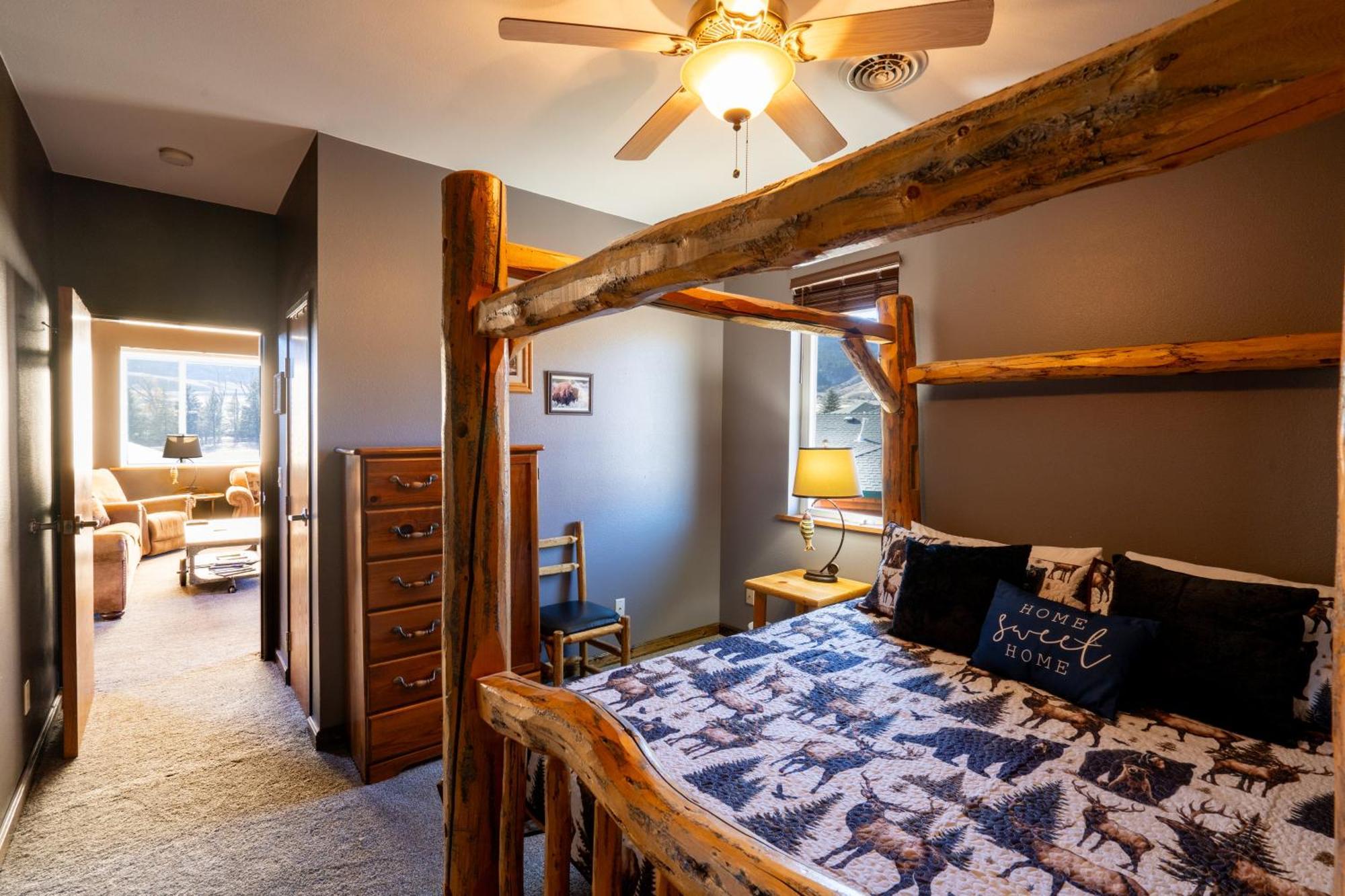 Bison Lodge - Lg Home - 2 Bedrooms - Less Than 5 Miles To Yellowstone North Entrance, Sleeps Up To 8 Гардинър Екстериор снимка