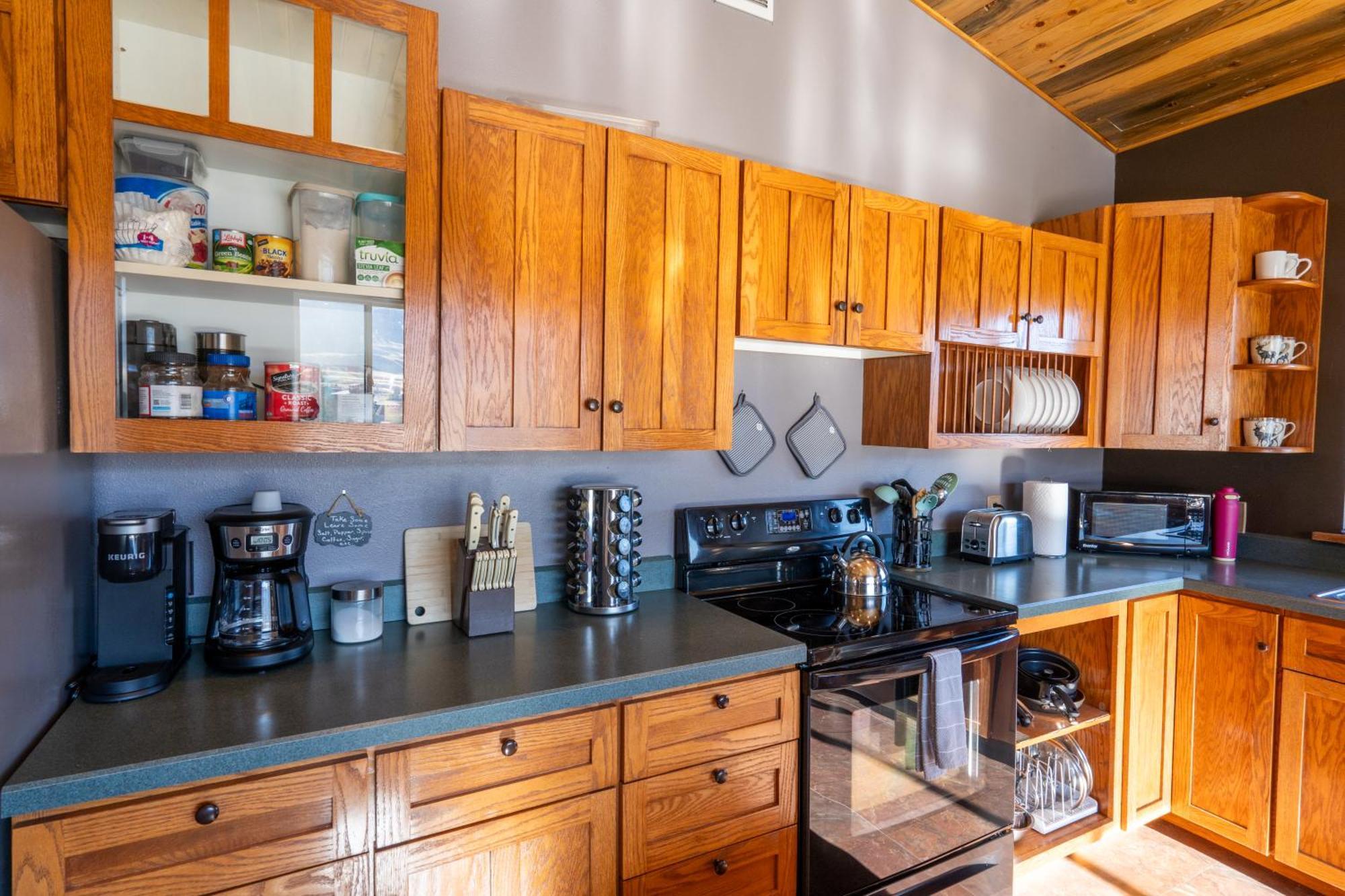 Bison Lodge - Lg Home - 2 Bedrooms - Less Than 5 Miles To Yellowstone North Entrance, Sleeps Up To 8 Гардинър Екстериор снимка