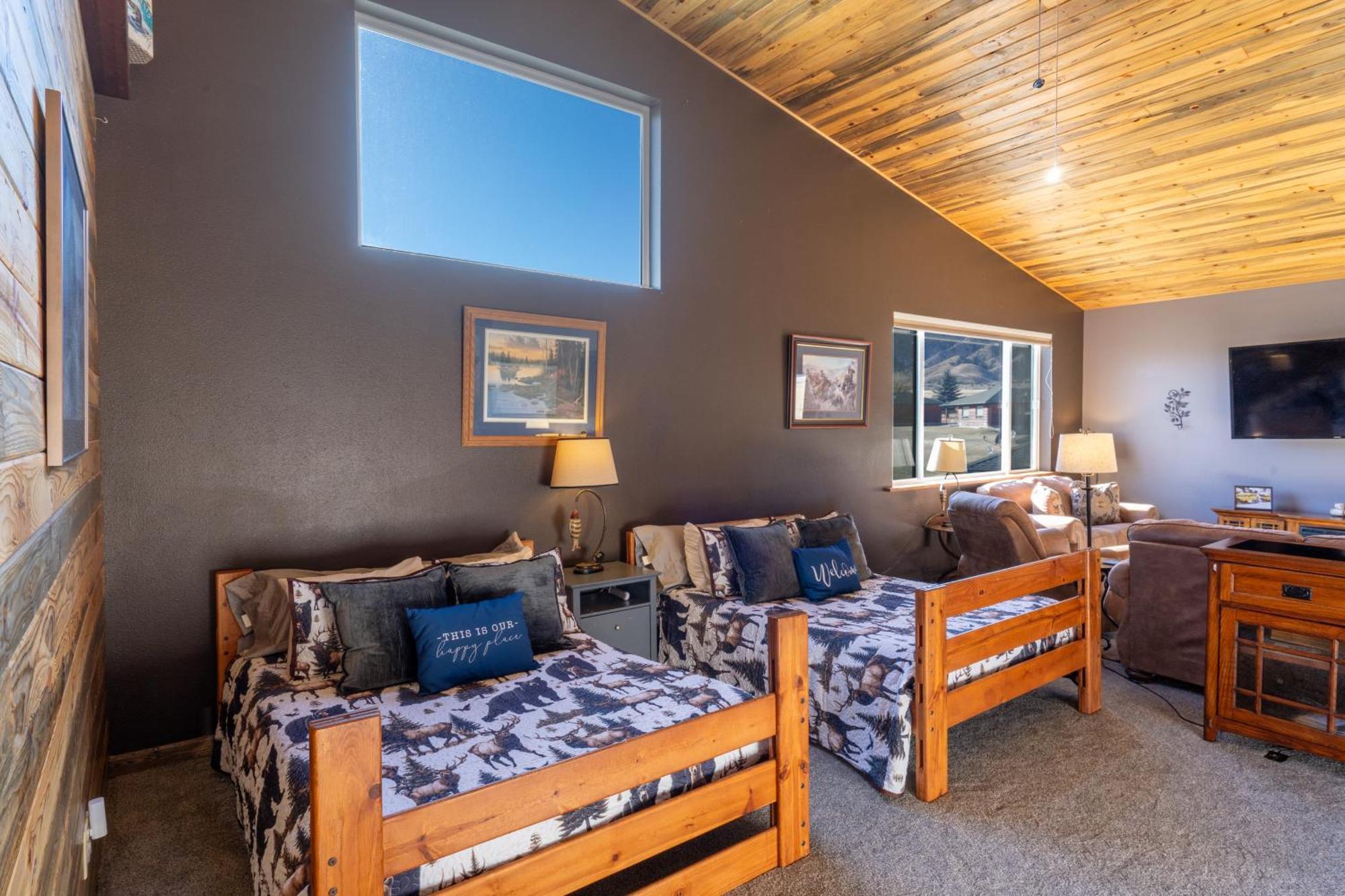 Bison Lodge - Lg Home - 2 Bedrooms - Less Than 5 Miles To Yellowstone North Entrance, Sleeps Up To 8 Гардинър Екстериор снимка