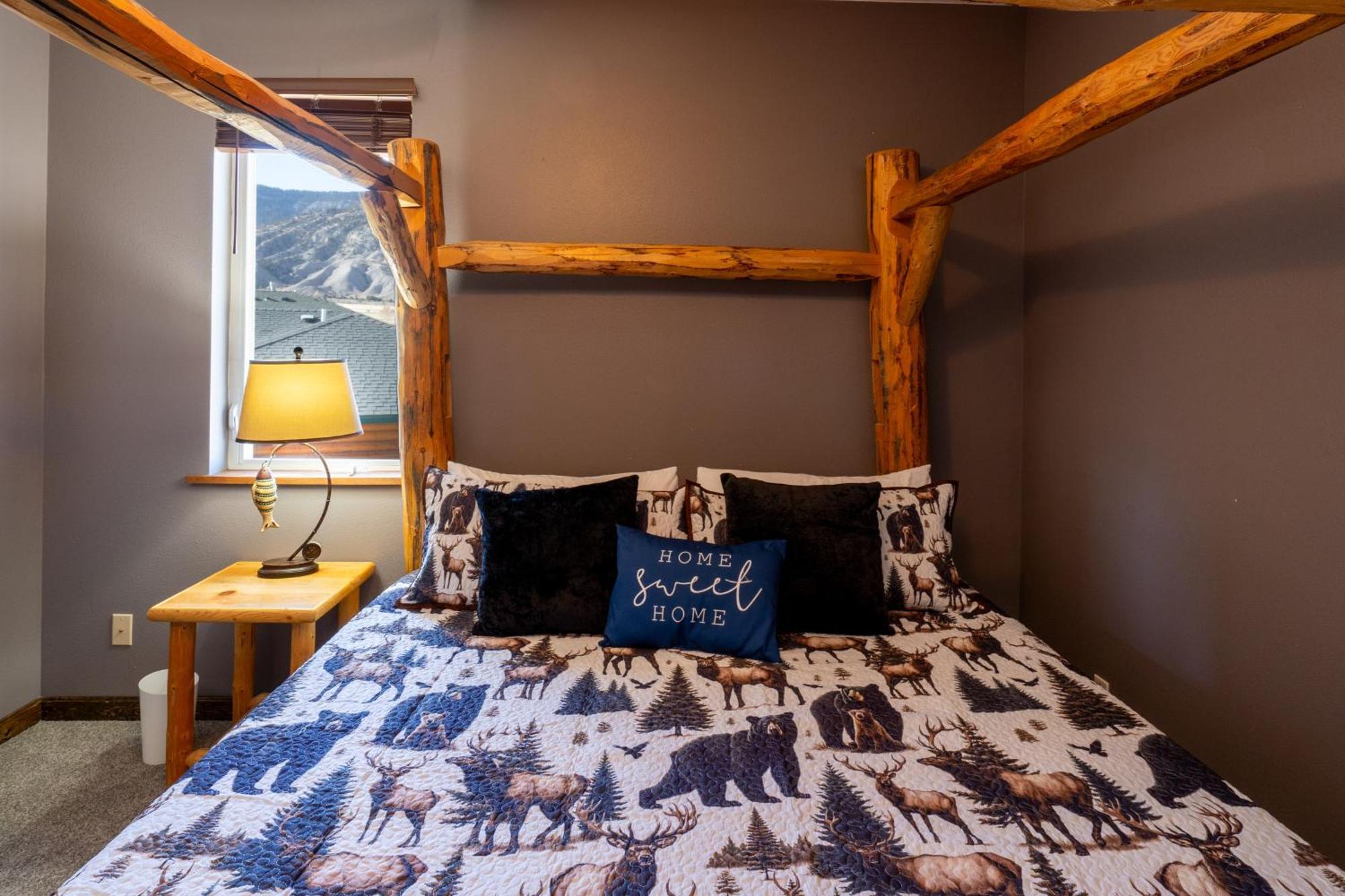 Bison Lodge - Lg Home - 2 Bedrooms - Less Than 5 Miles To Yellowstone North Entrance, Sleeps Up To 8 Гардинър Екстериор снимка